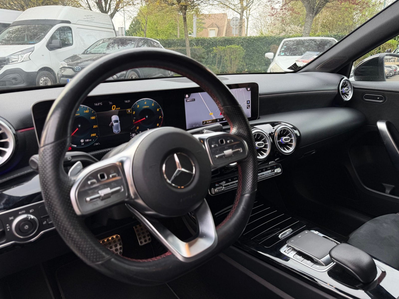 MERCEDES-BENZ Classe A 200 163 cv Boîte auto PACK AMG