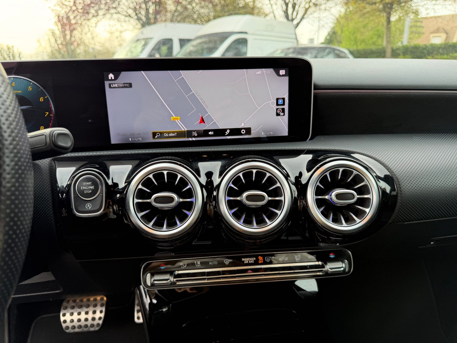 MERCEDES-BENZ Classe A 200 163 cv Boîte auto PACK AMG