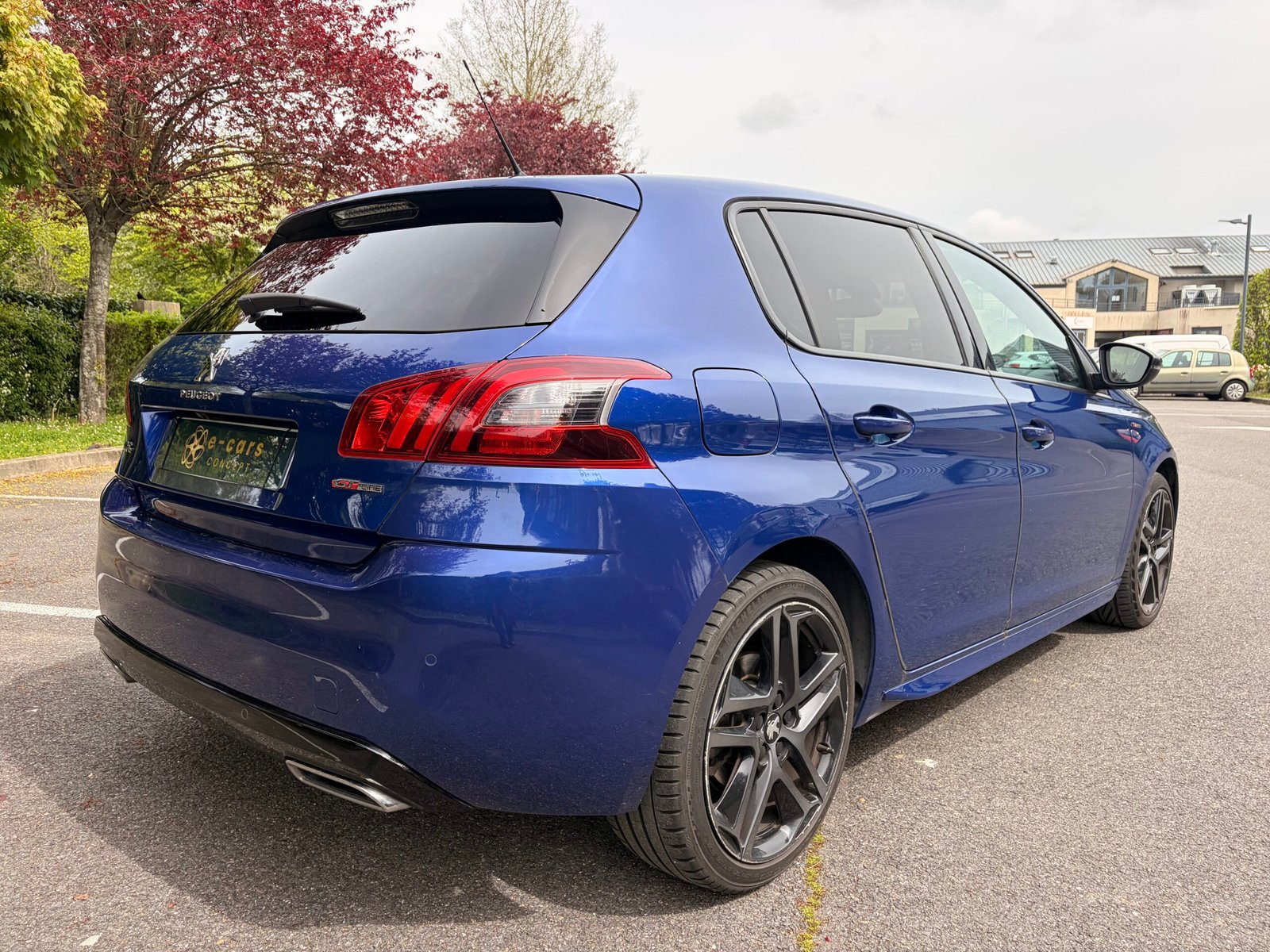 PEUGEOT 308 Phase II 1.2 THP Puretech 12V GPF EAT8 130 cv Boîte auto GT Line