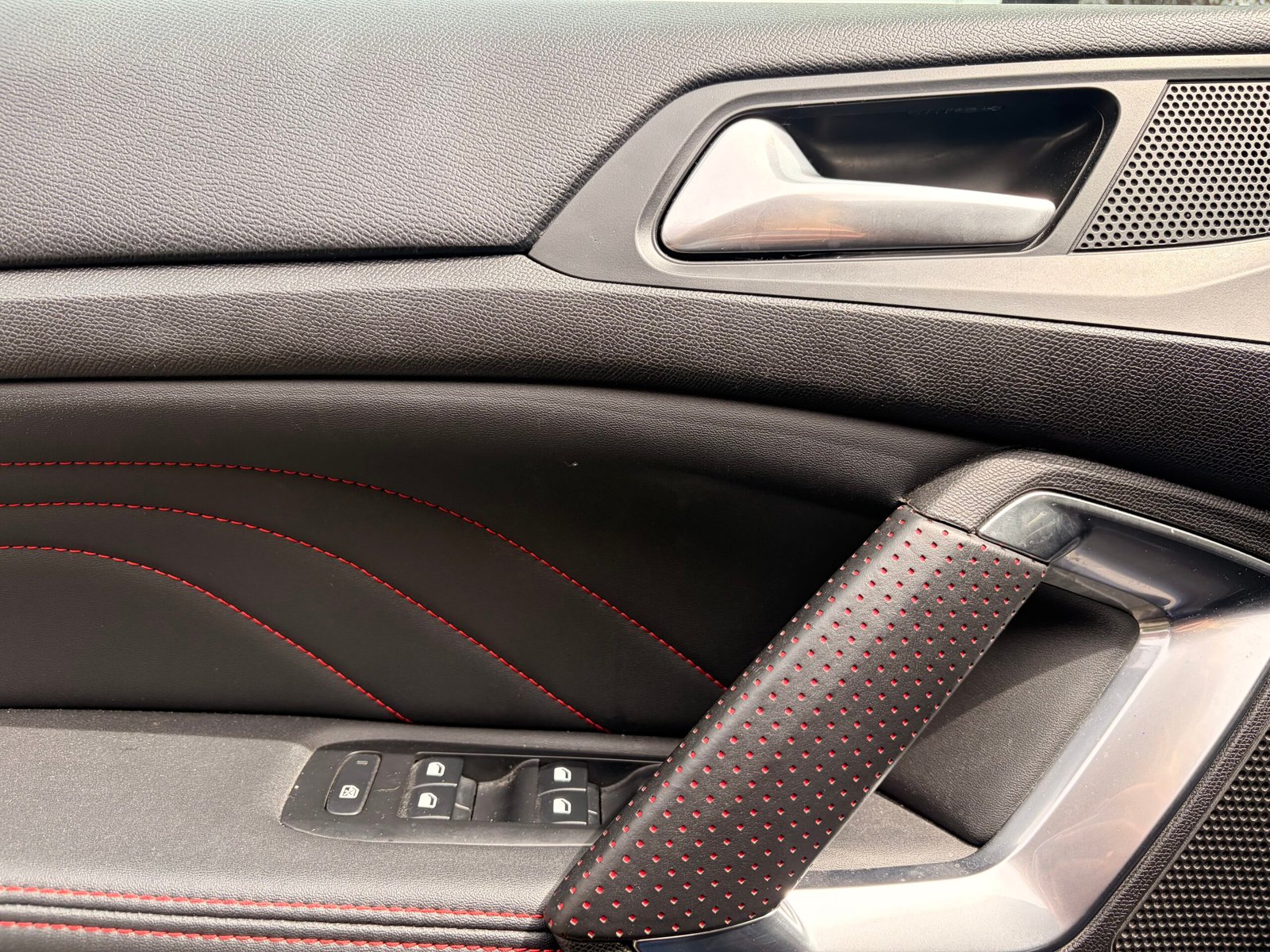 PEUGEOT 308 Phase II 1.2 THP Puretech 12V GPF EAT8 130 cv Boîte auto GT Line