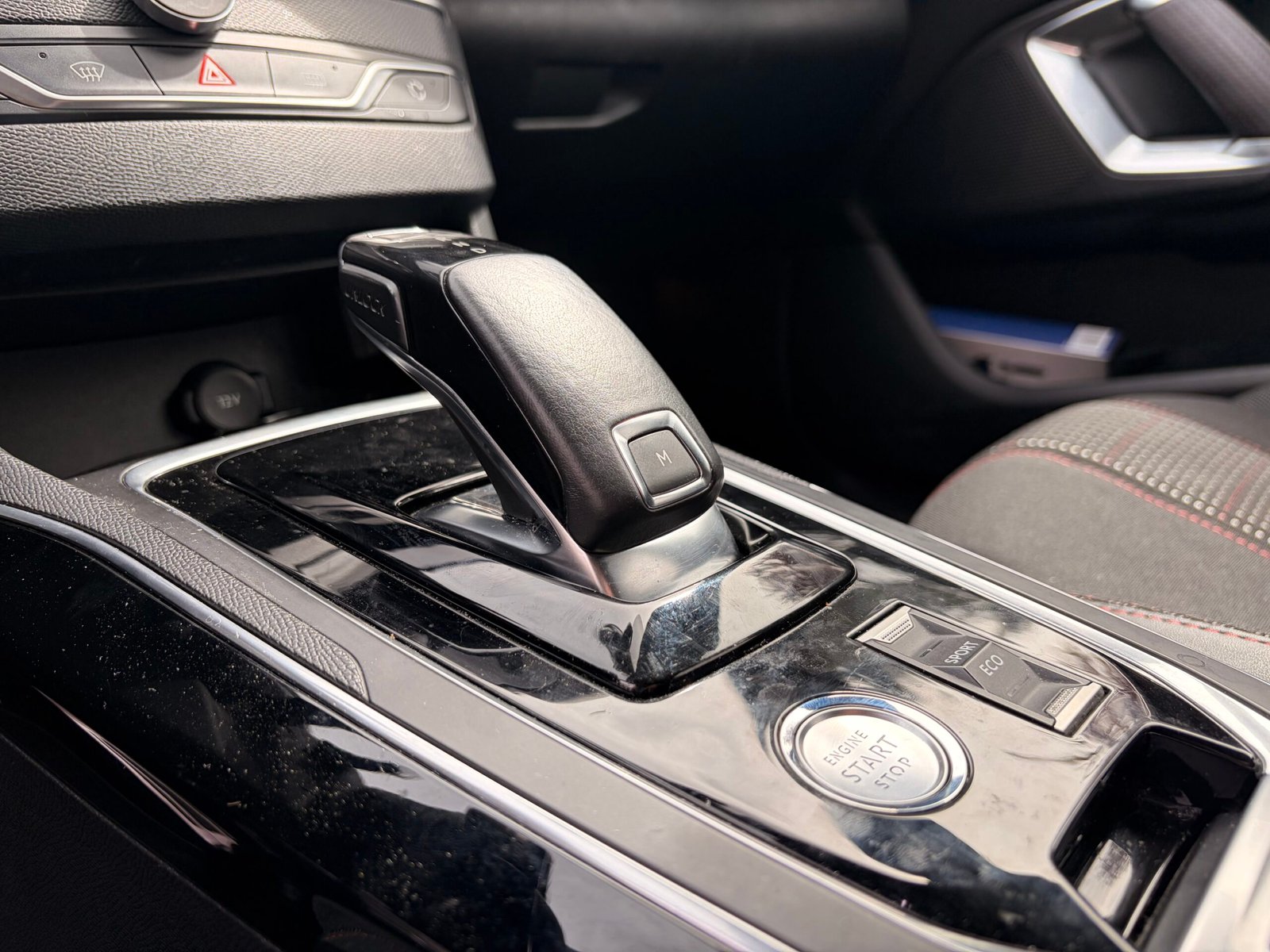 PEUGEOT 308 Phase II 1.2 THP Puretech 12V GPF EAT8 130 cv Boîte auto GT Line