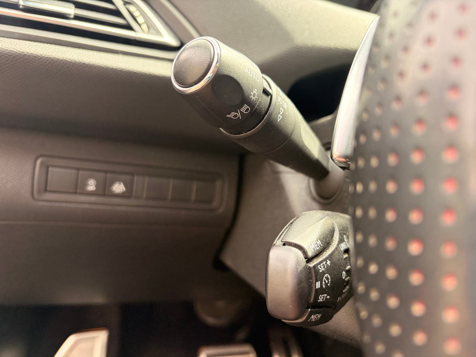 PEUGEOT 308 Phase II 1.2 THP Puretech 12V GPF EAT8 130 cv Boîte auto GT Line