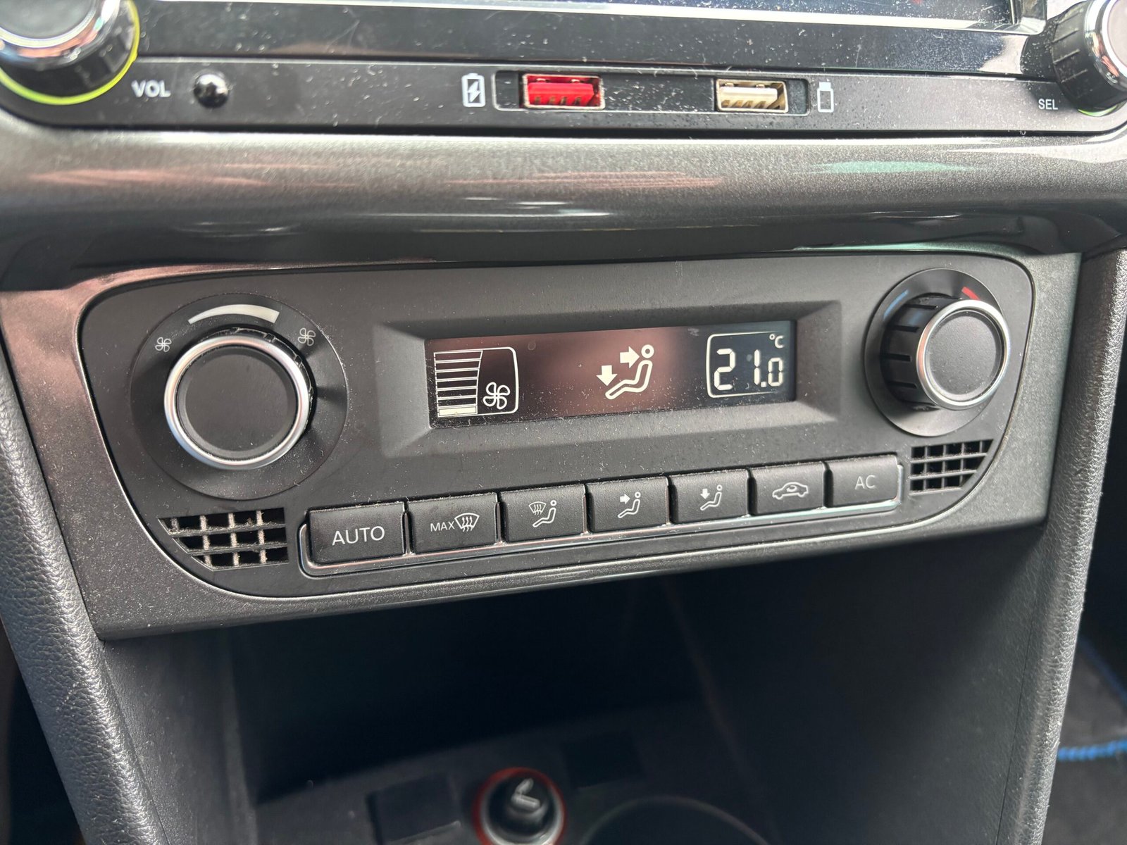 VOLKSWAGEN Polo V 5 portes 1.6 TDI 16V DSG7 90