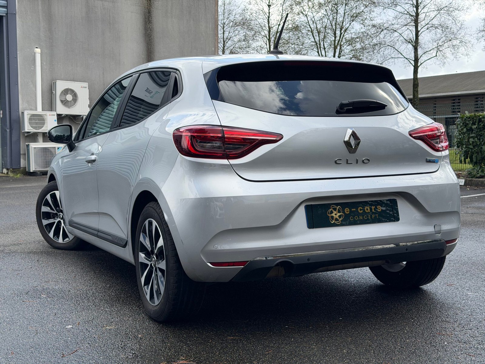 RENAULT Clio V 5 Portes E-TECH 1.6 140 Hybrid Boîte auto ZEN