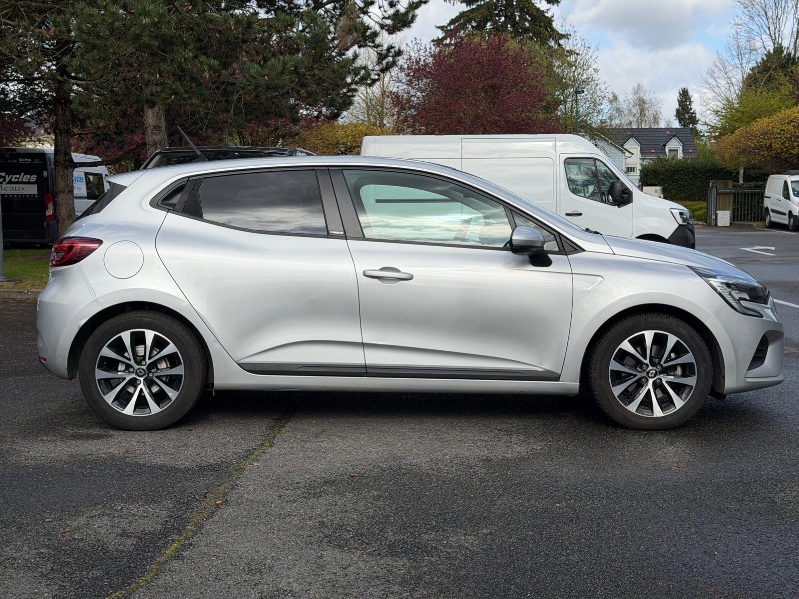 RENAULT Clio V 5 Portes E-TECH 1.6 140 Hybrid Boîte auto ZEN