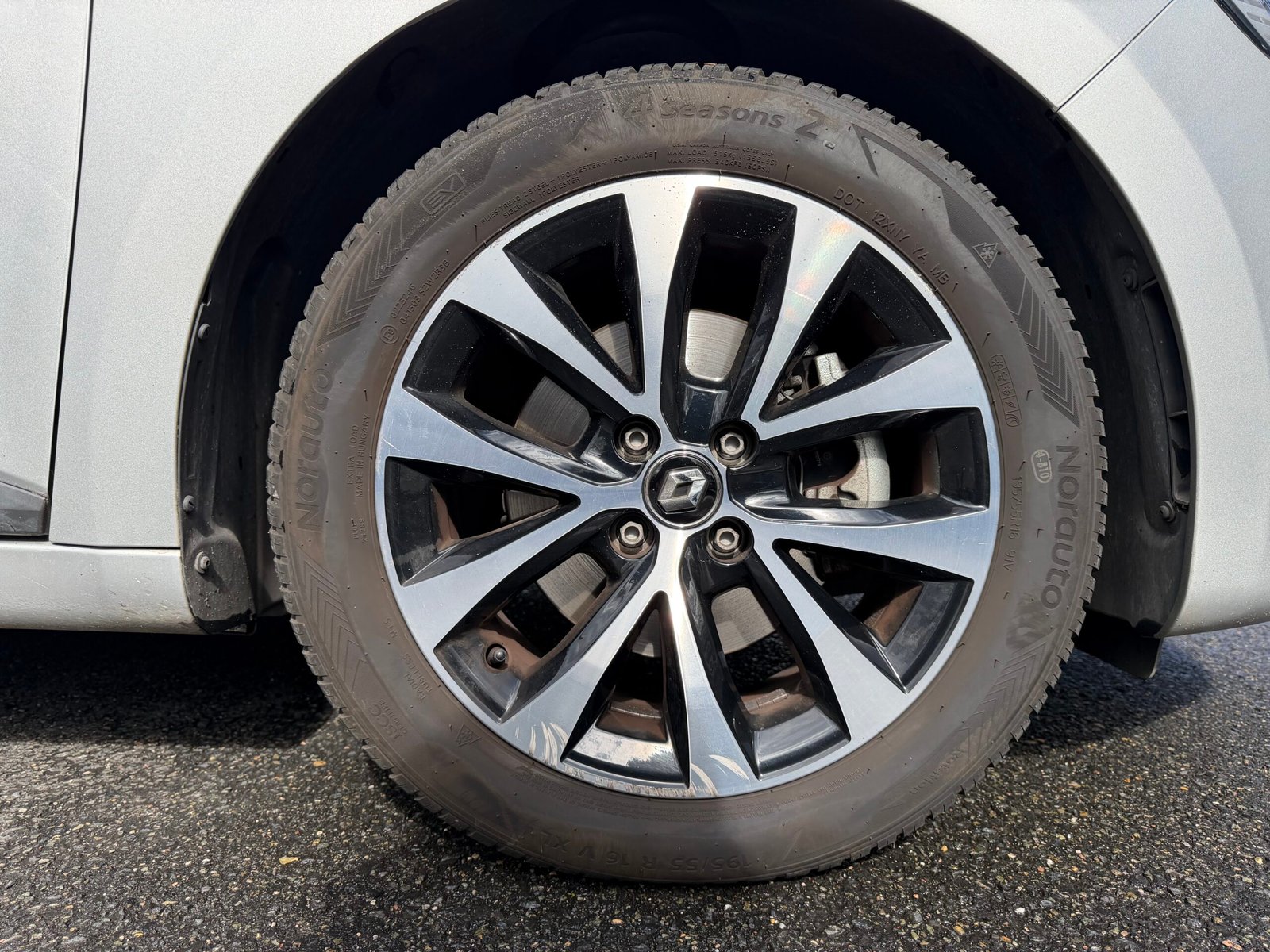 RENAULT Clio V 5 Portes E-TECH 1.6 140 Hybrid Boîte auto ZEN