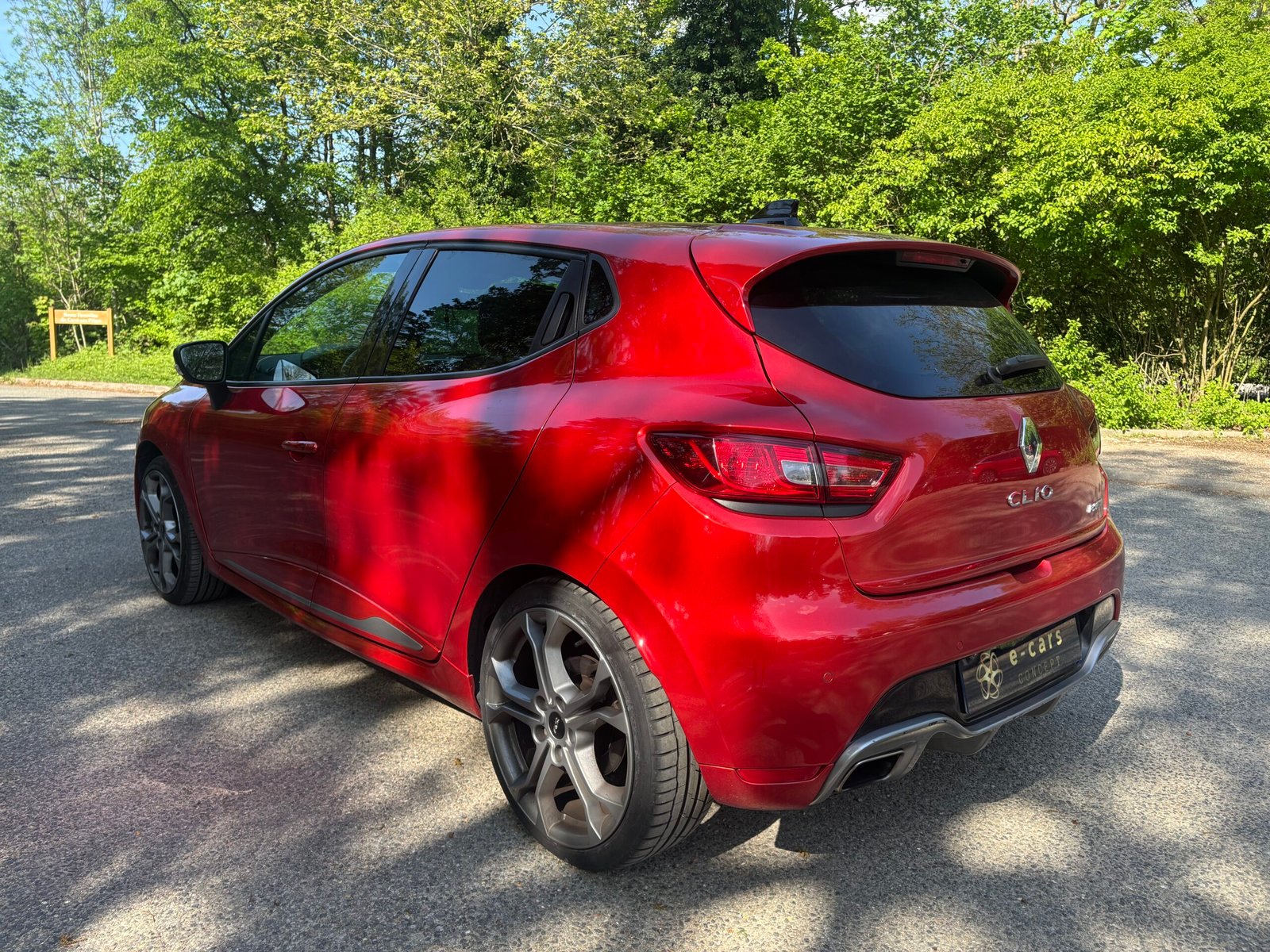 RENAULT Clio IV RS 1.6 16V Turbo EDC6 200