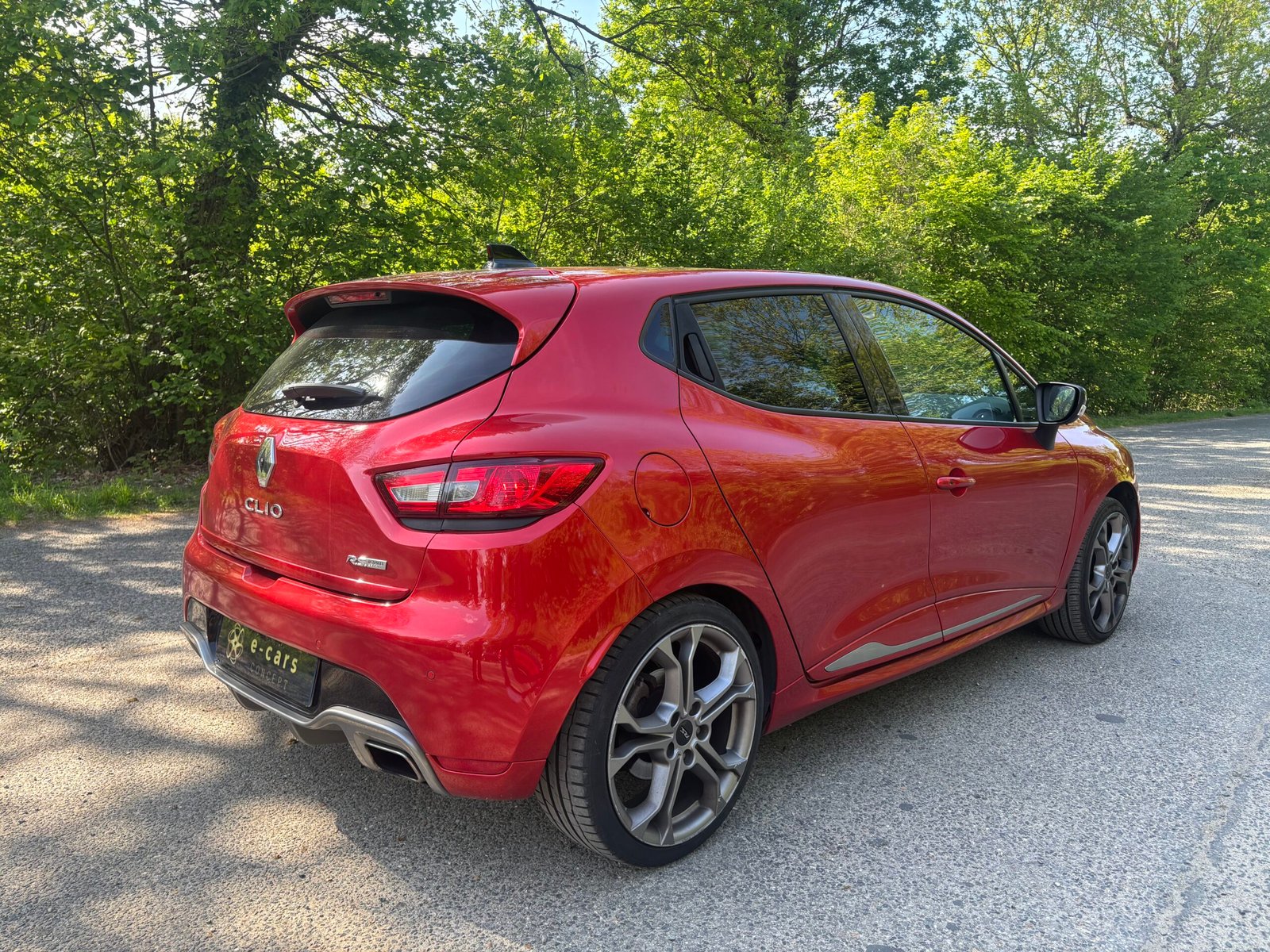 RENAULT Clio IV RS 1.6 16V Turbo EDC6 200