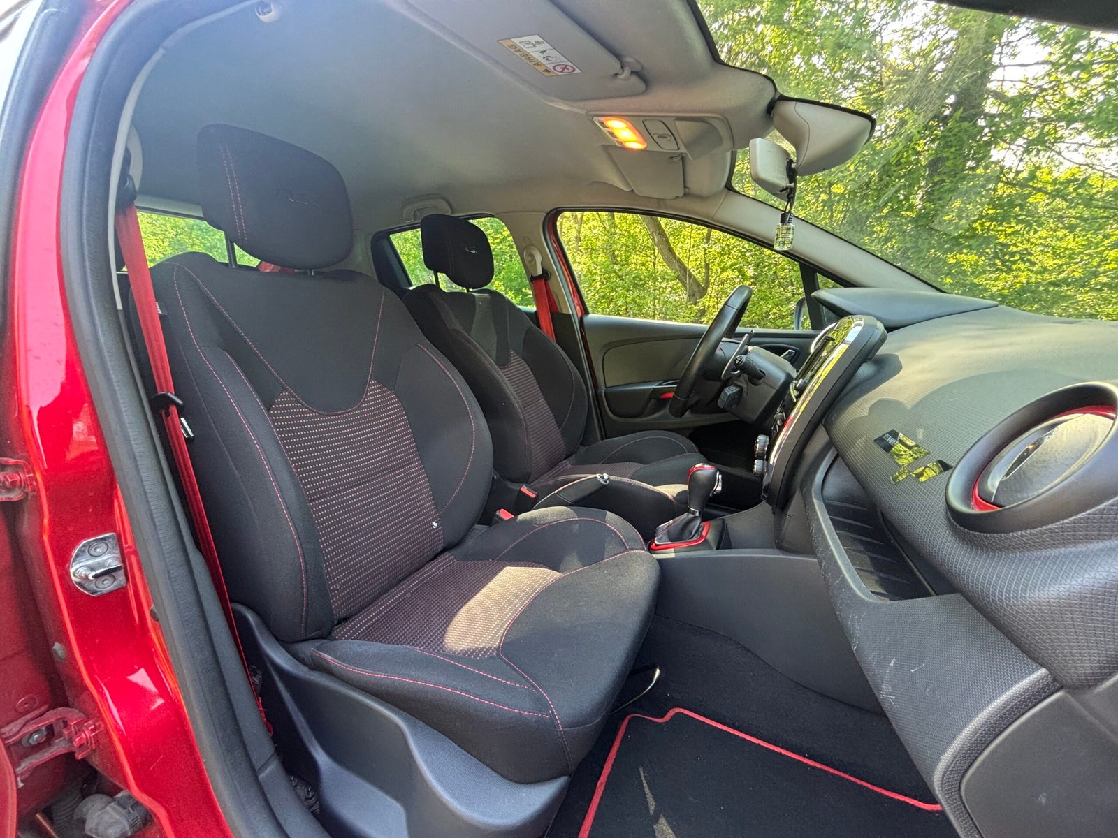 RENAULT Clio IV RS 1.6 16V Turbo EDC6 200