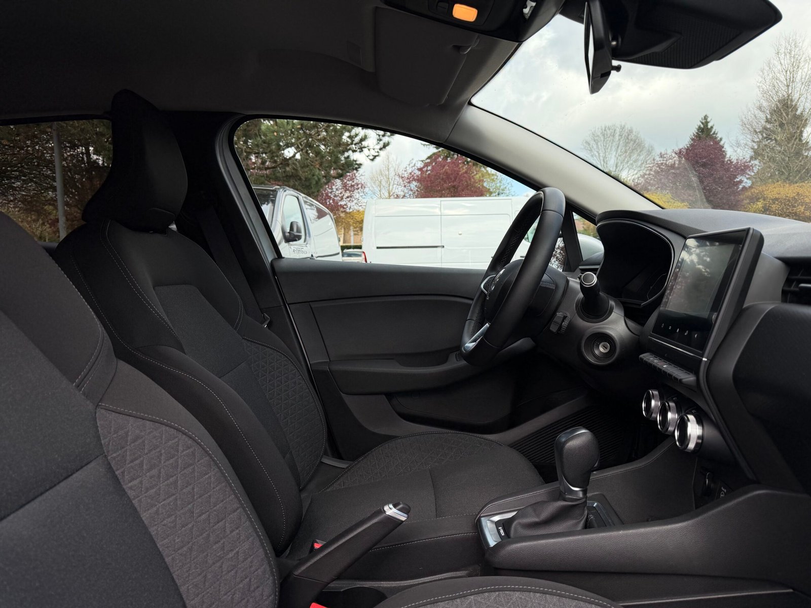 RENAULT Clio V 5 Portes E-TECH 1.6 140 Hybrid Boîte auto ZEN