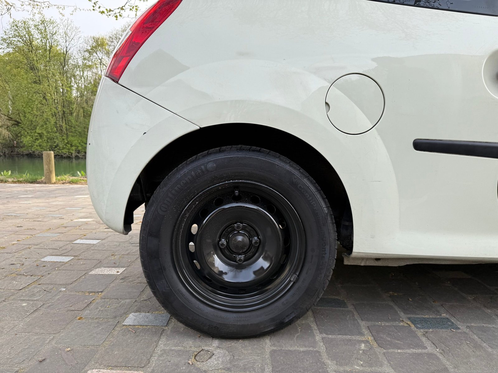 Renault Twingo 2 phase 2 1.2 essence 75ch