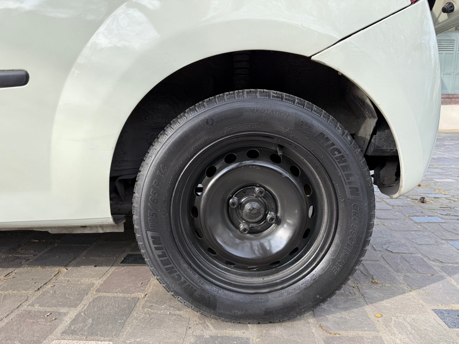 Renault Twingo 2 phase 2 1.2 essence 75ch