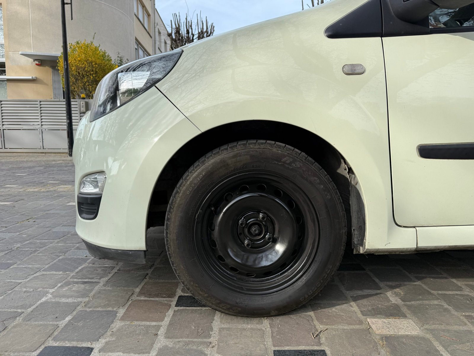 Renault Twingo 2 phase 2 1.2 essence 75ch