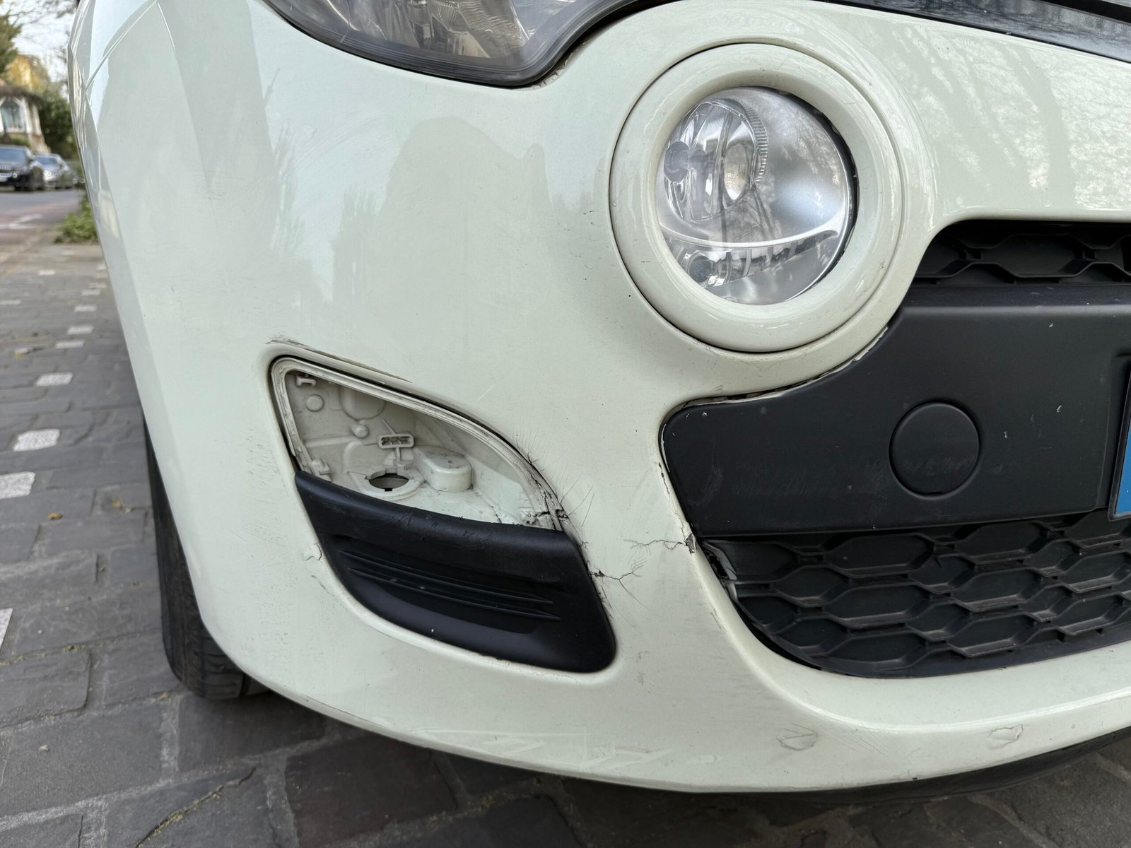 Renault Twingo 2 phase 2 1.2 essence 75ch