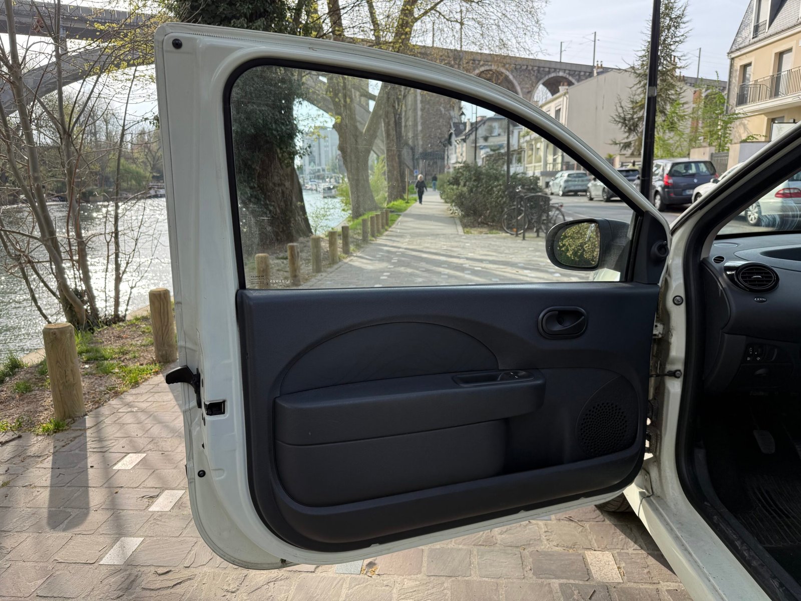 Renault Twingo 2 phase 2 1.2 essence 75ch