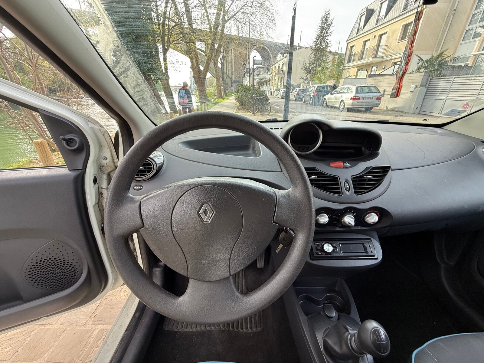 Renault Twingo 2 phase 2 1.2 essence 75ch