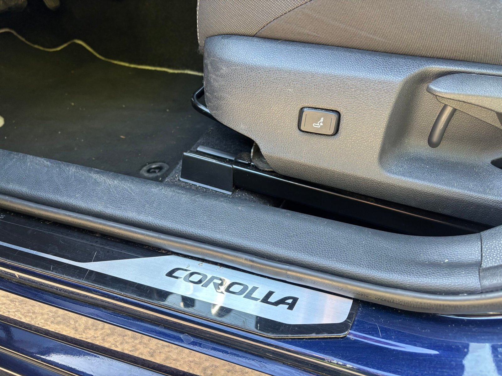 TOYOTA Corolla 1.8 VVT-i 122 Dynamic Business