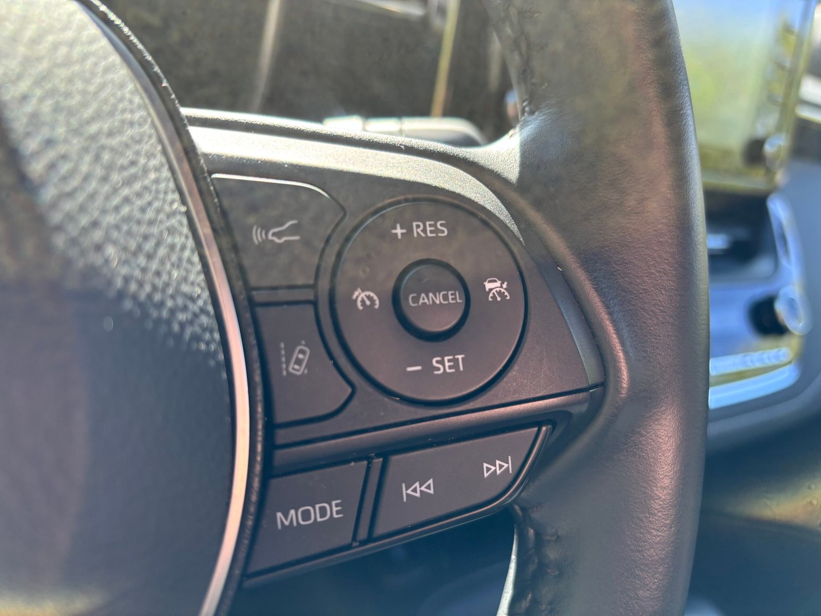 TOYOTA Corolla 1.8 VVT-i 122 Dynamic Business