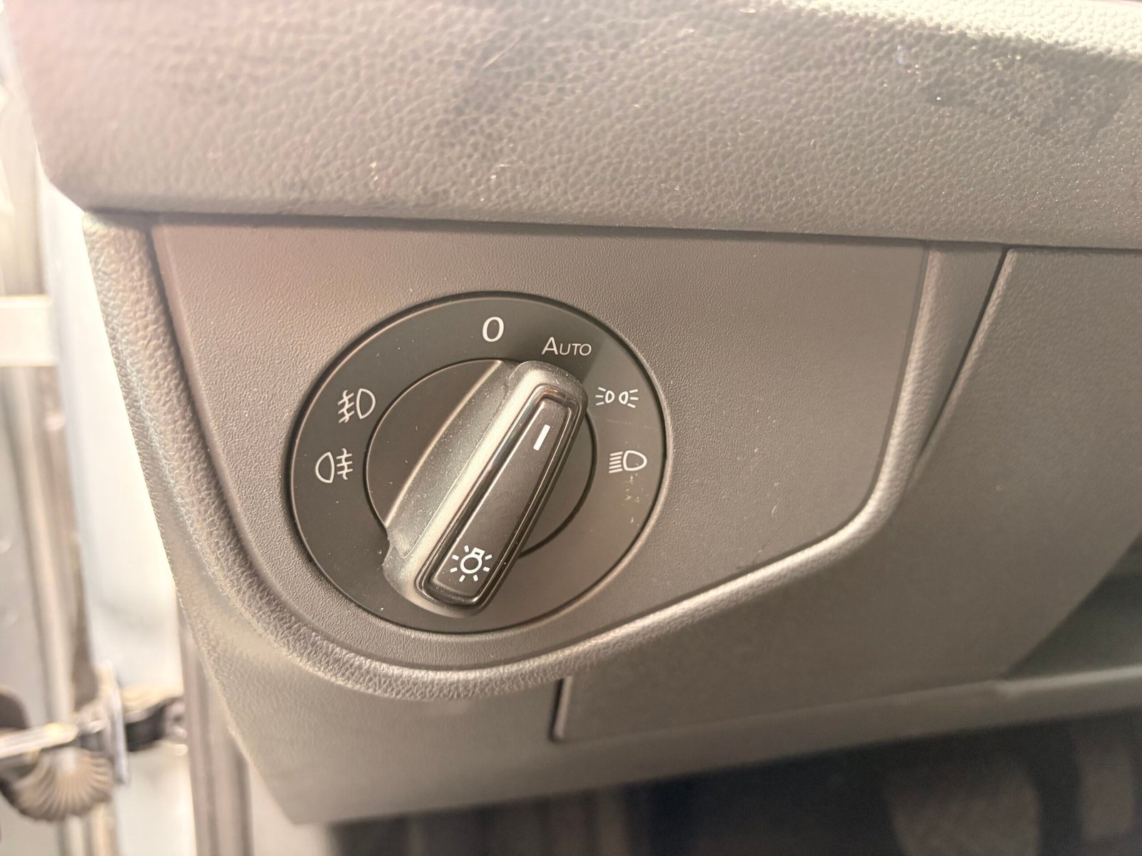 VOLKSWAGEN Polo VI Phase 2 1.0 TSI 12V BMT DSG7 95 cv Boîte auto Style