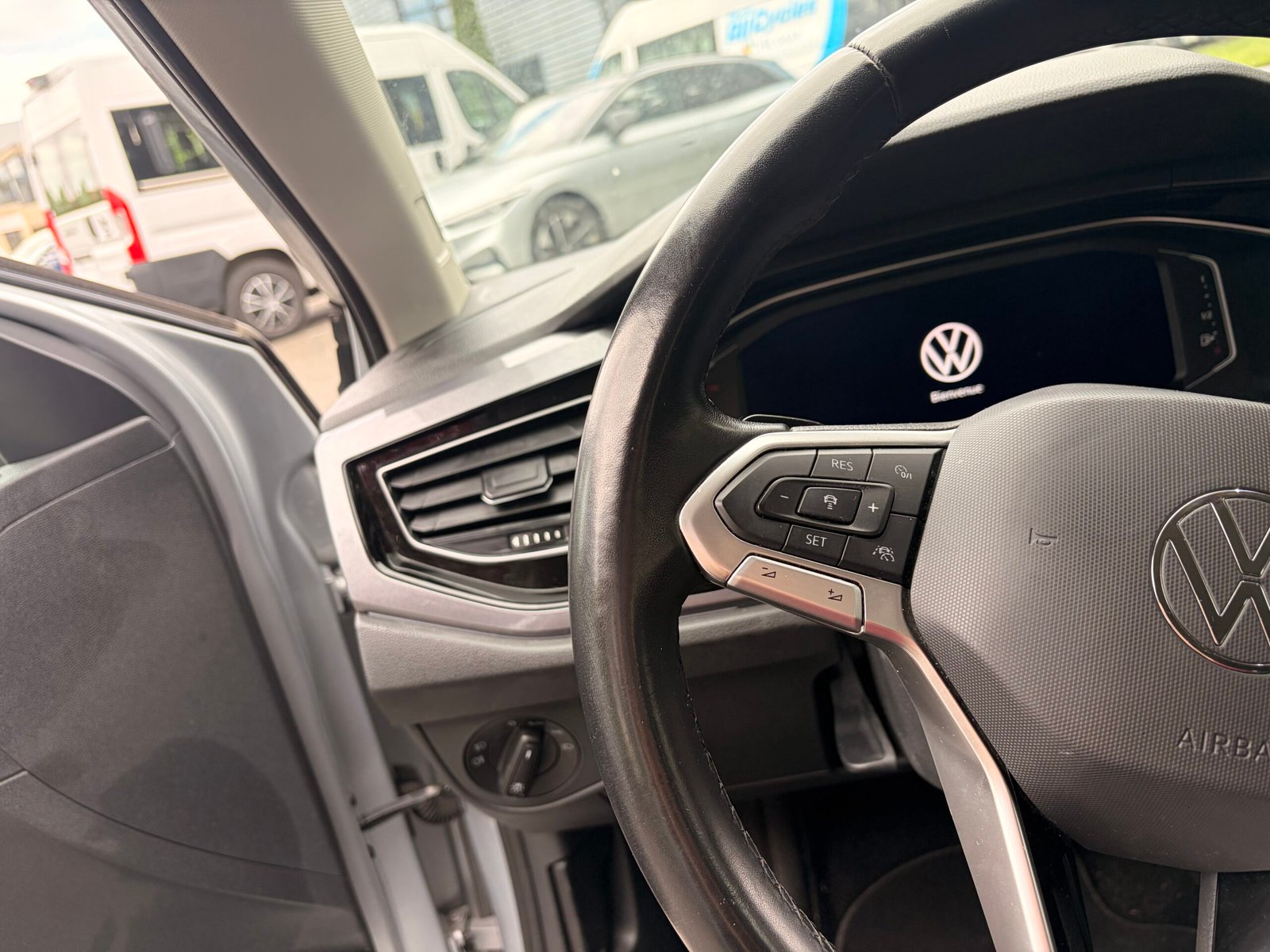 VOLKSWAGEN Polo VI Phase 2 1.0 TSI 12V BMT DSG7 95 cv Boîte auto Style