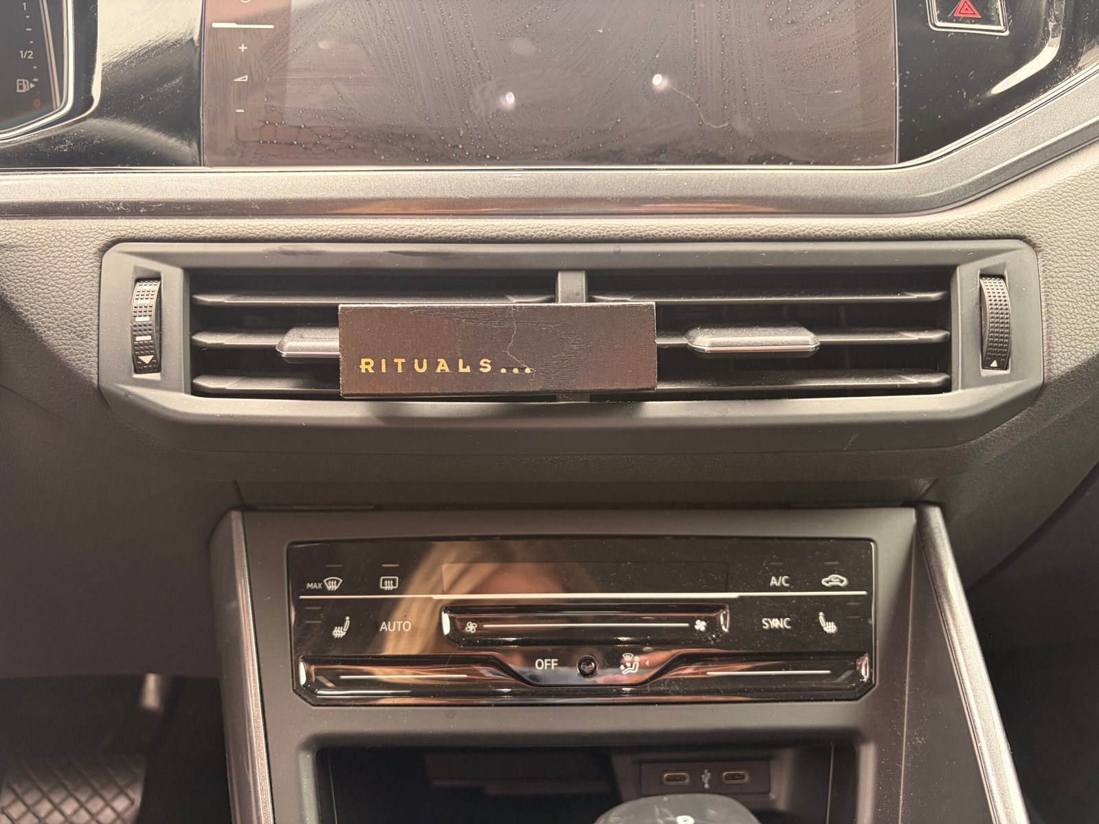 VOLKSWAGEN Polo VI Phase 2 1.0 TSI 12V BMT DSG7 95 cv Boîte auto Style