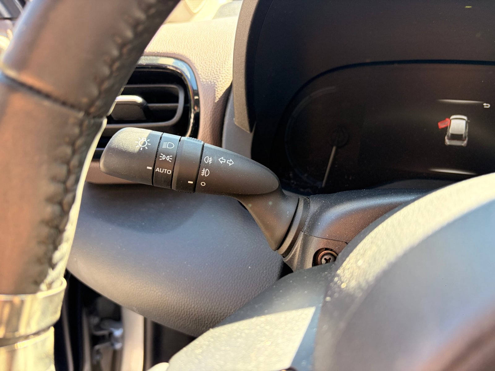 TOYOTA Yaris Cross 1.5 HSD 12V 116 Hybrid E-CVT 92 cv Boîte auto Dynamic