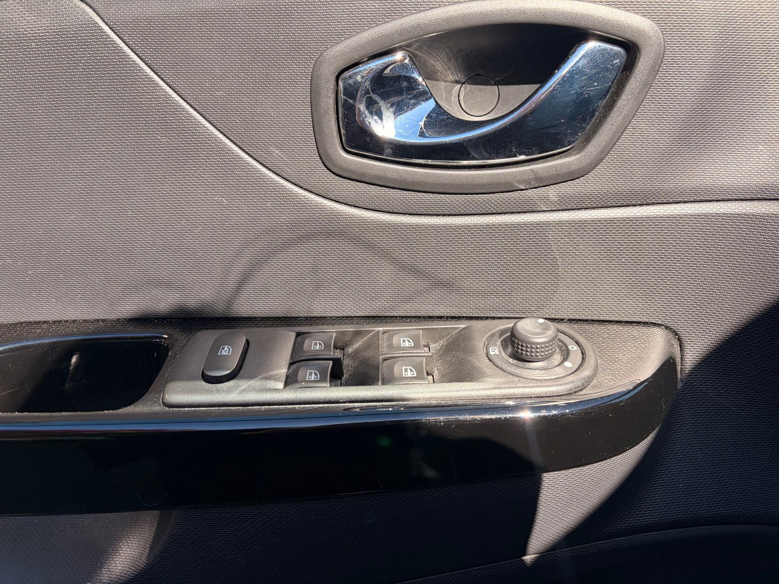 RENAULT Captur 1.2 TCe 16V EDC6 120 cv Boîte auto Intens