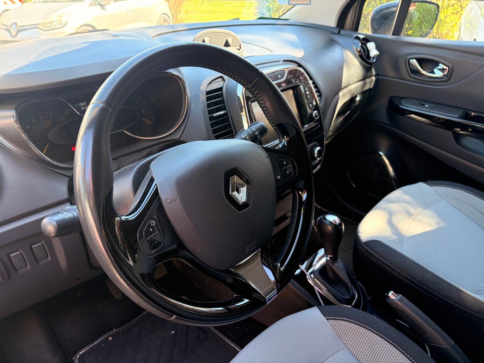 RENAULT Captur 1.2 TCe 16V EDC6 120 cv Boîte auto Intens