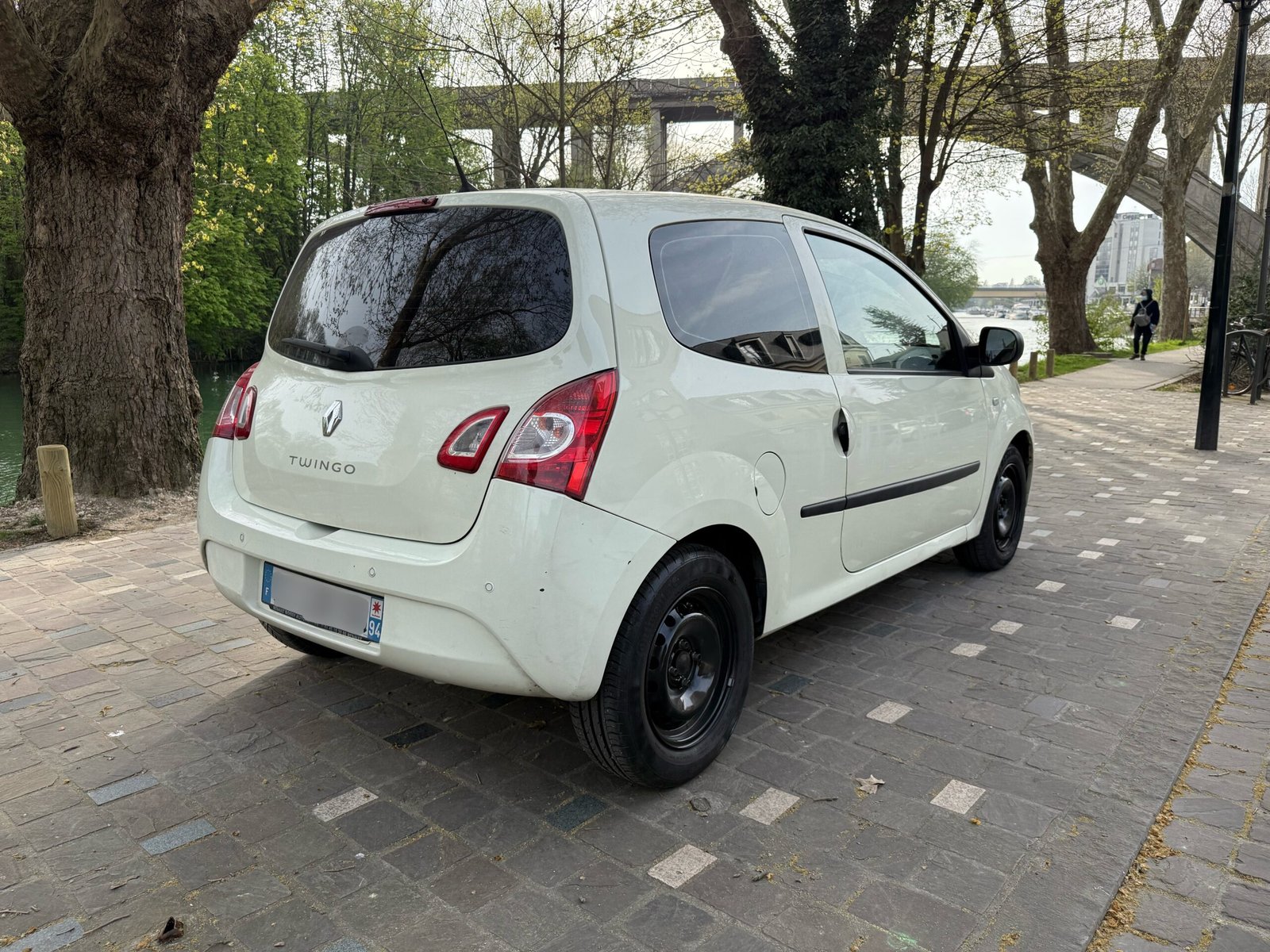 Renault Twingo 2 phase 2 1.2 essence 75ch