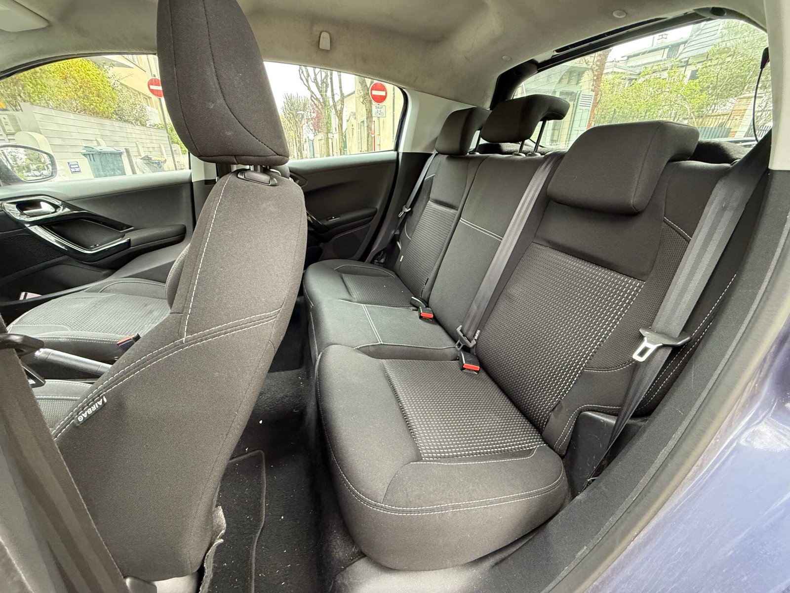 Peugeot 208 Allure 1.2 essence 110ch boîte automatique