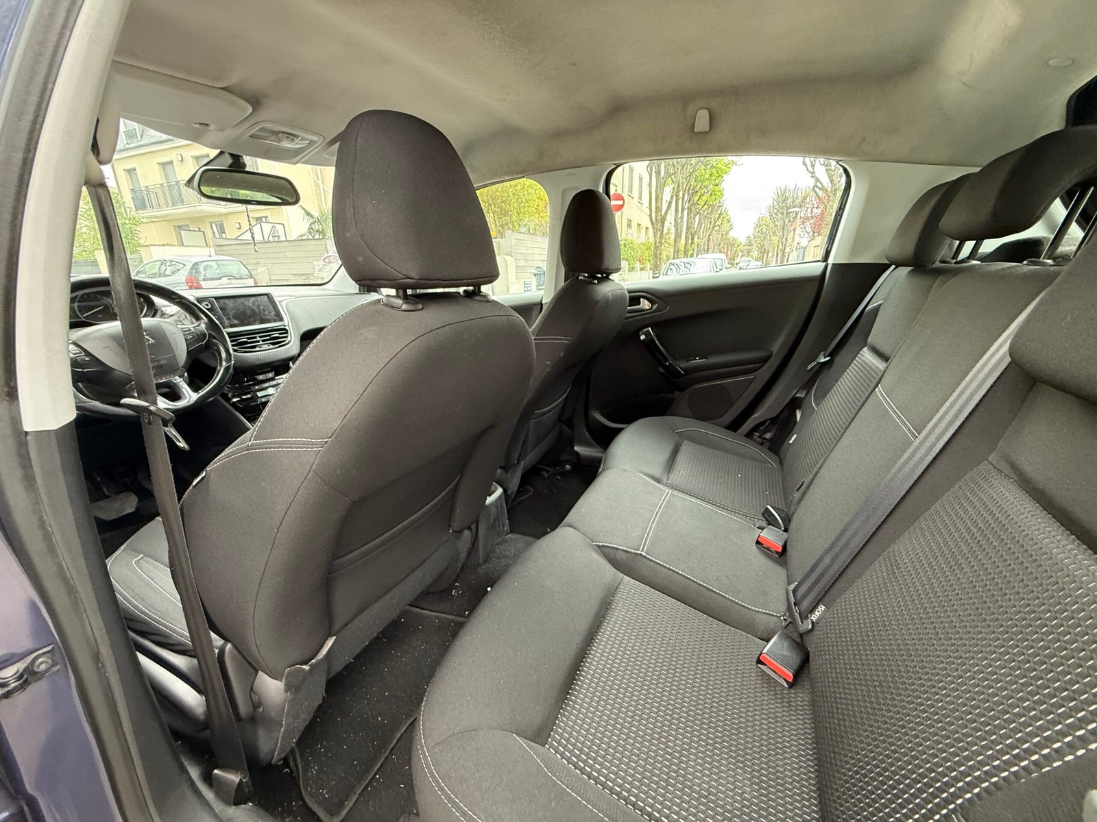 Peugeot 208 Allure 1.2 essence 110ch boîte automatique