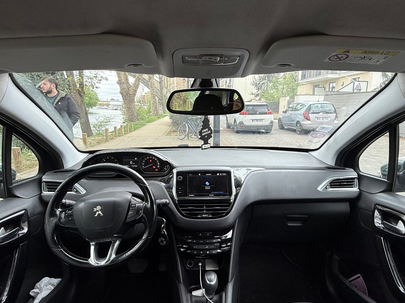 Peugeot 208 Allure 1.2 essence 110ch boîte automatique