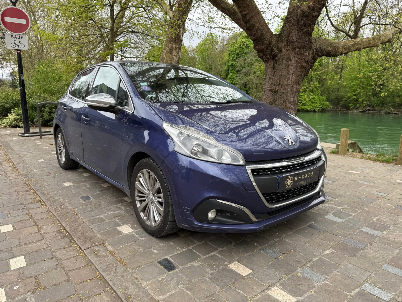 Peugeot 208 Allure 1.2 essence 110ch boîte automatique
