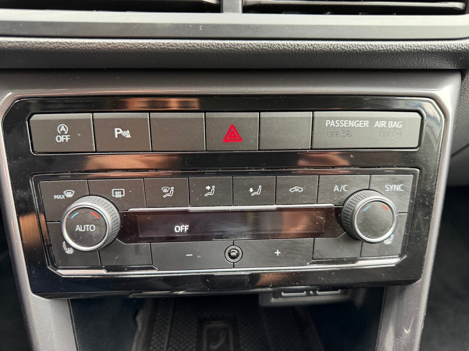 VOLKSWAGEN T-Cross 1.0 TSI DSG7 116 cv Boîte auto CARAT 1 ÈRE MAIN , ENTRETIEN FULL VOLKSWAGEN