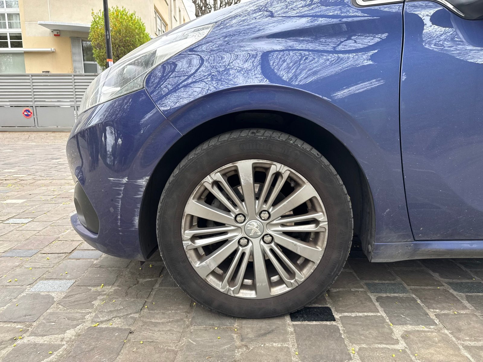 Peugeot 208 Allure 1.2 essence 110ch boîte automatique