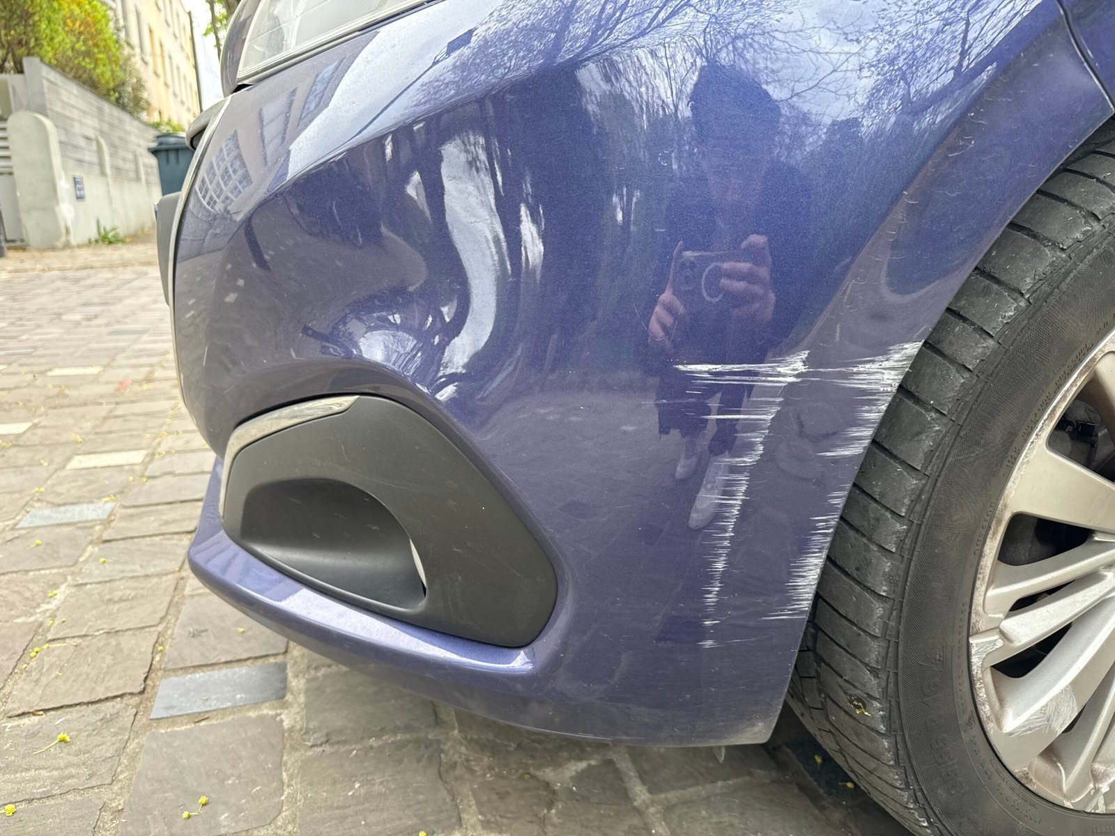 Peugeot 208 Allure 1.2 essence 110ch boîte automatique