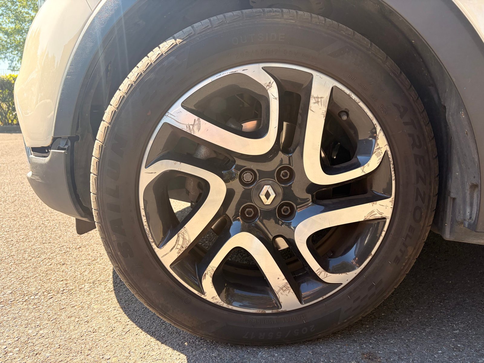 RENAULT Captur – I 1.2 TCe 16V EDC6 120 cv Boîte auto Intens