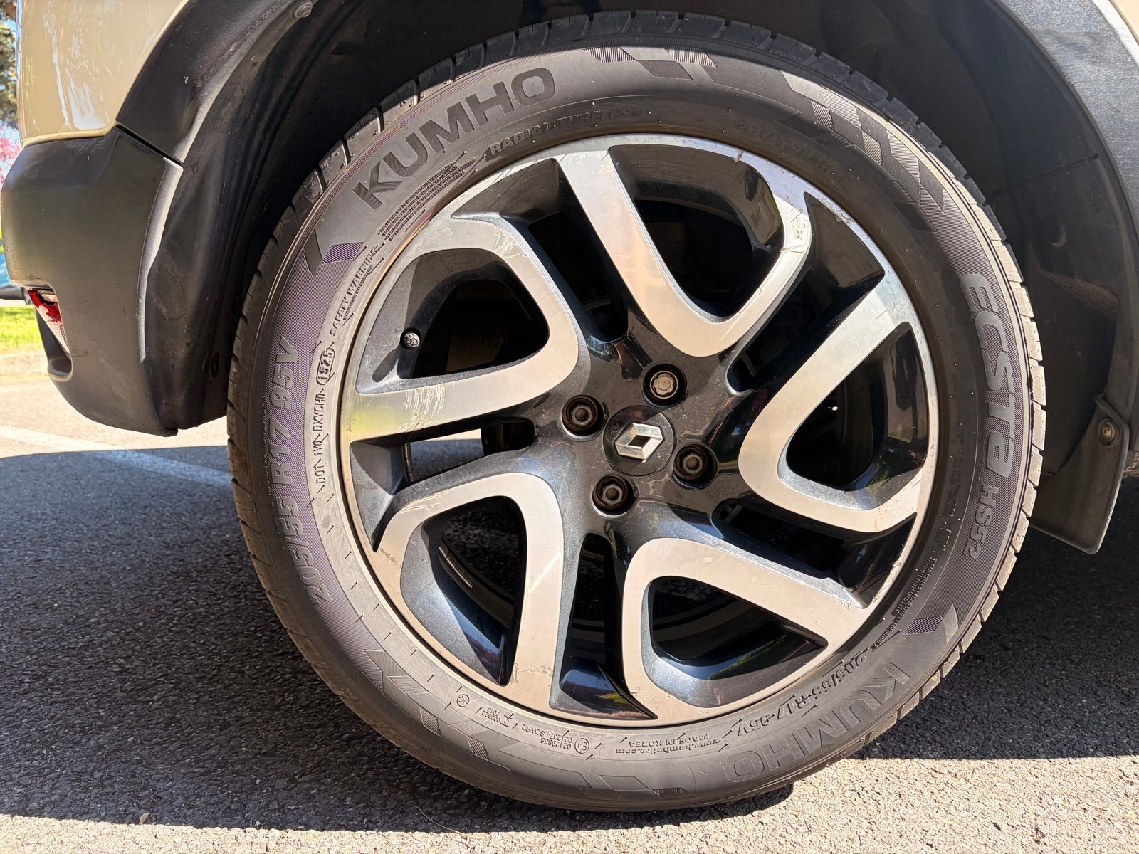 RENAULT Captur – I 1.2 TCe 16V EDC6 120 cv Boîte auto Intens