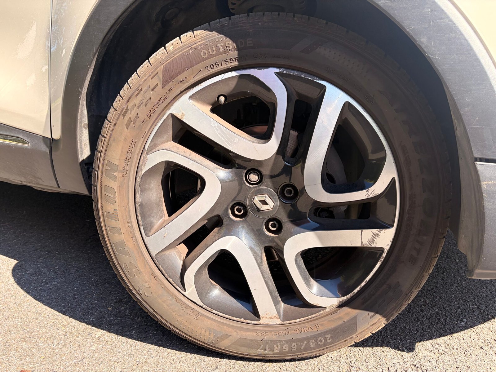 RENAULT Captur – I 1.2 TCe 16V EDC6 120 cv Boîte auto Intens