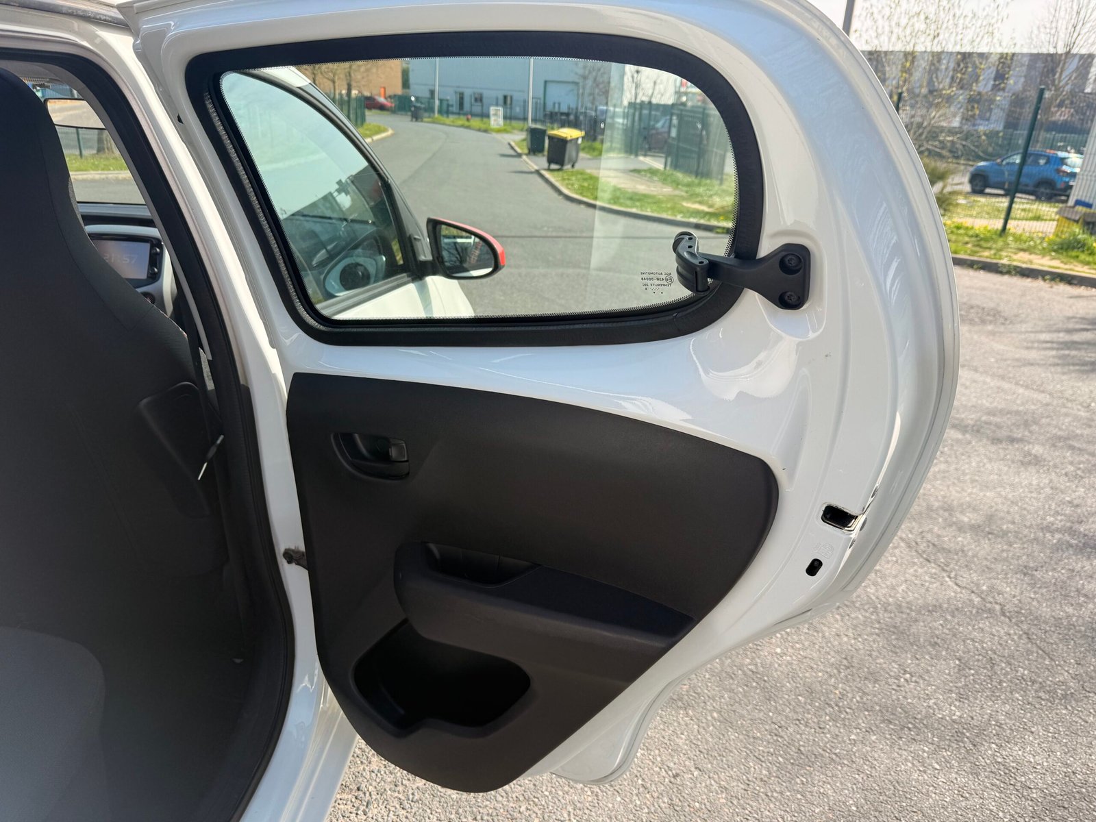 CITROËN C1 5 Portes Airscape 1.2 VTi 82 cv / Mentos