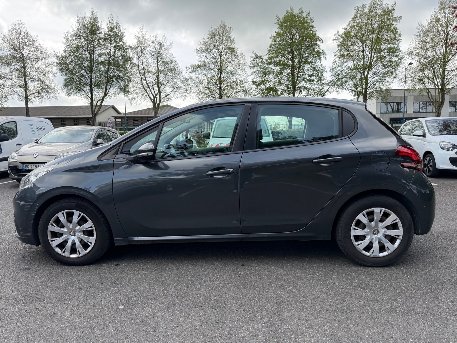 PEUGEOT 208 (2) 1.6 BLUEHDI 100 S&S BUSINESS 5P