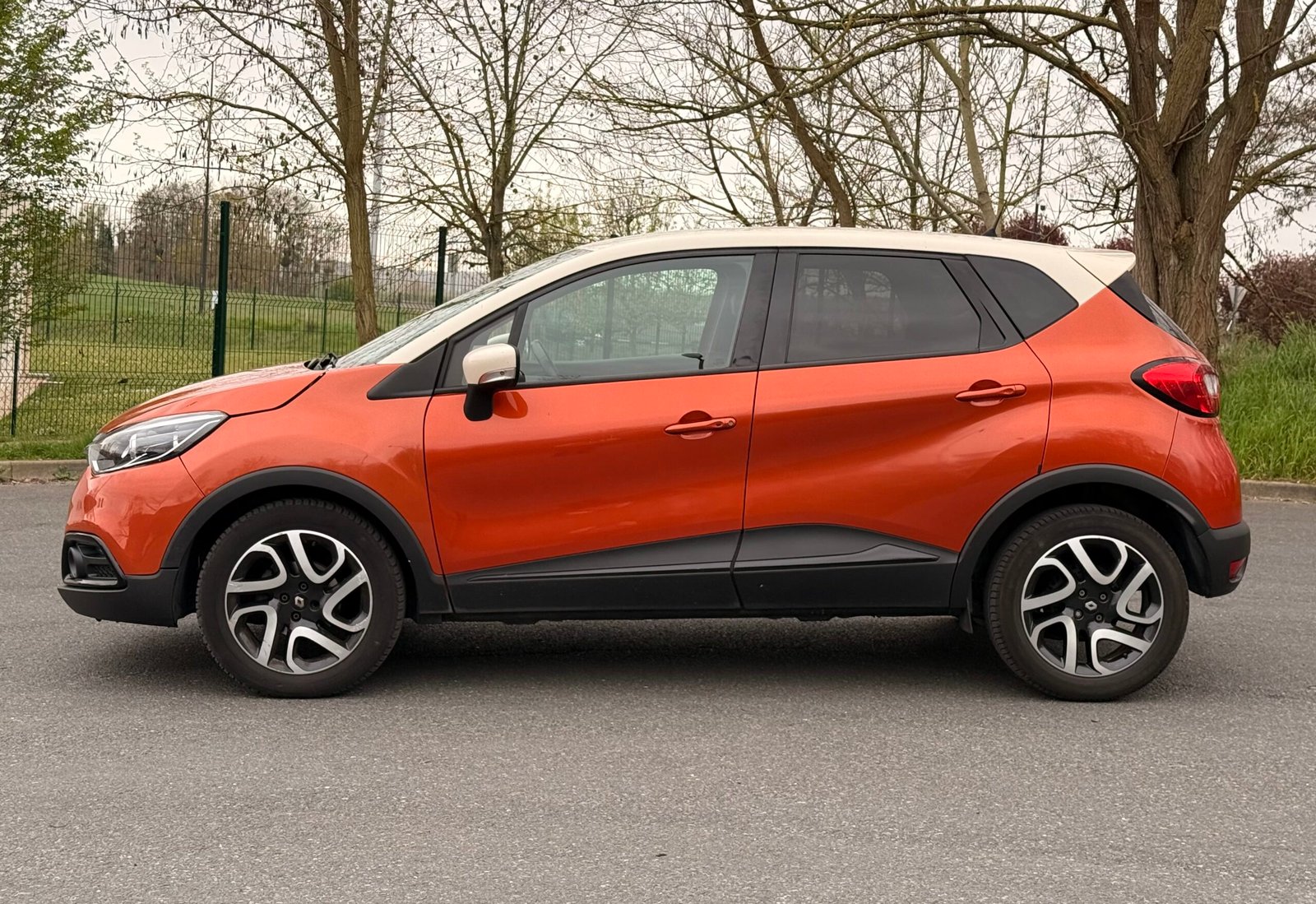 RENAULT Captur I 0.9 TCe eco2 90 cv édition Arizona