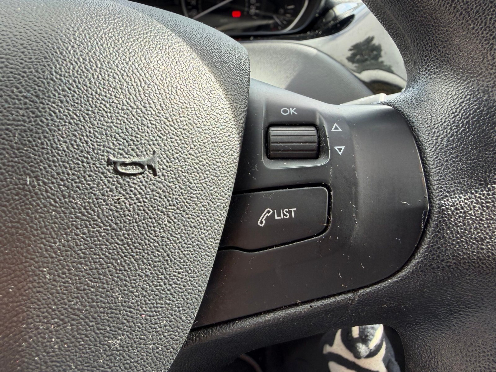 PEUGEOT 208 (2) 1.6 BLUEHDI 100 S&S BUSINESS 5P