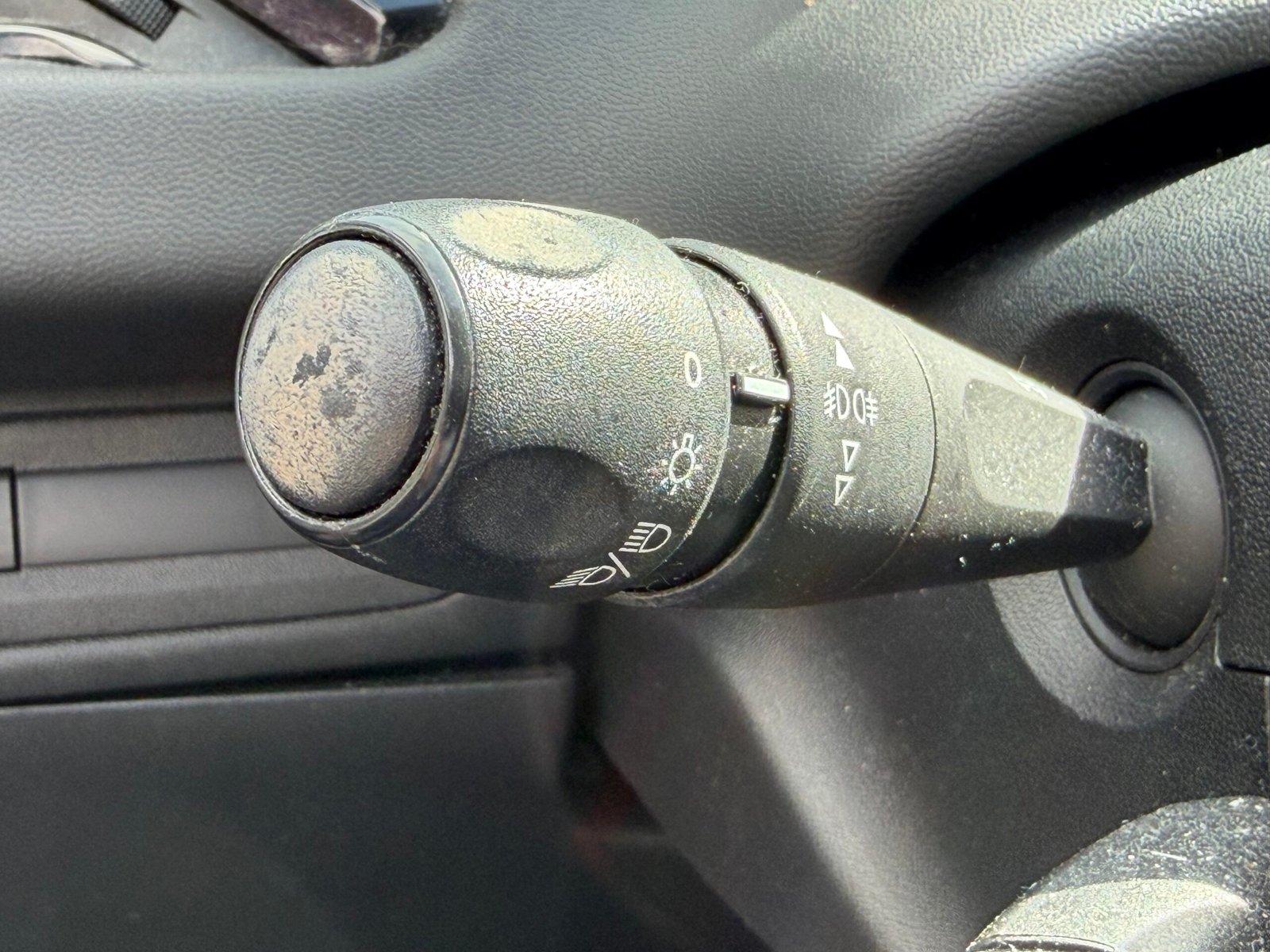 PEUGEOT 208 (2) 1.6 BLUEHDI 100 S&S BUSINESS 5P