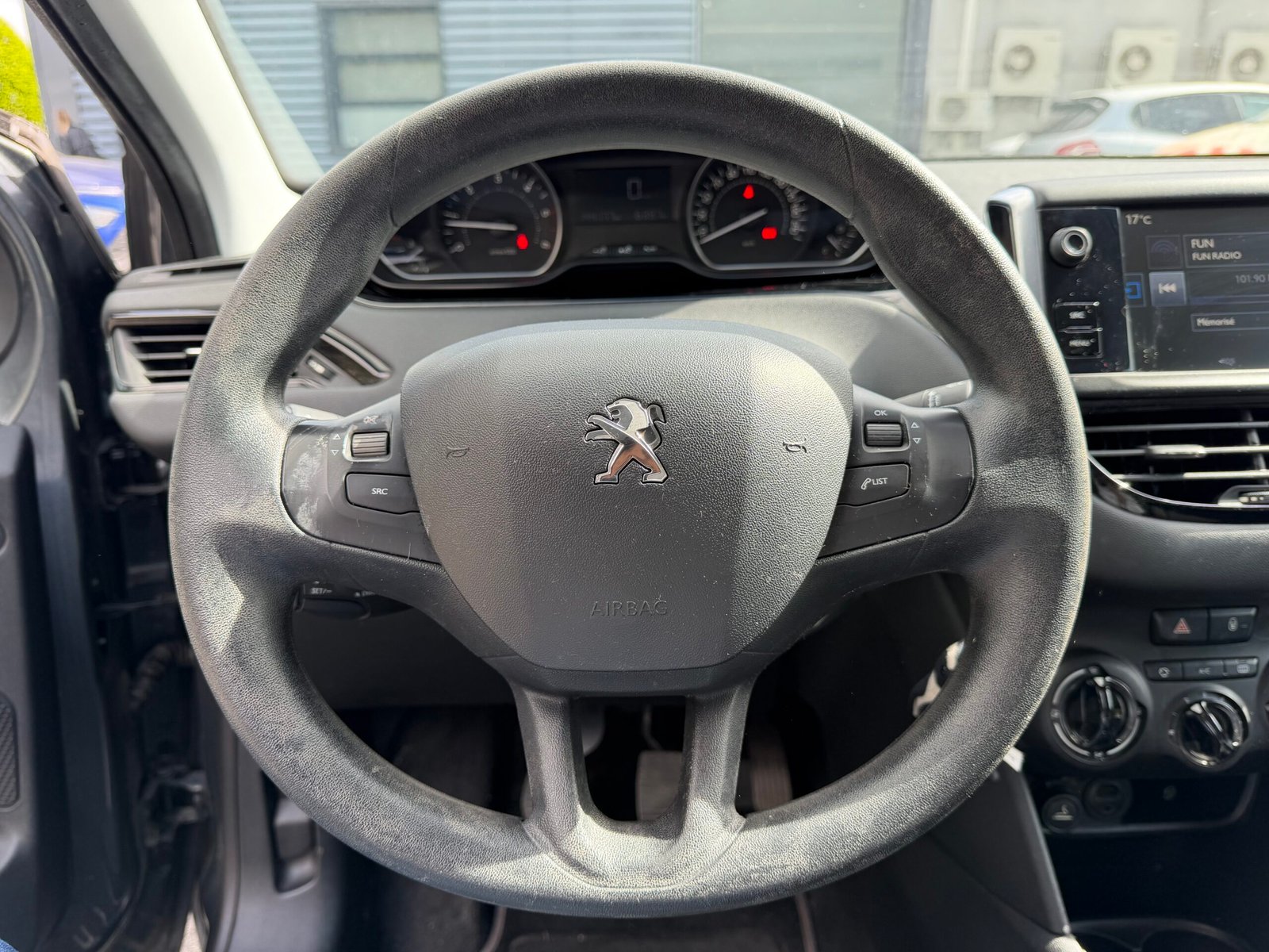 PEUGEOT 208 (2) 1.6 BLUEHDI 100 S&S BUSINESS 5P