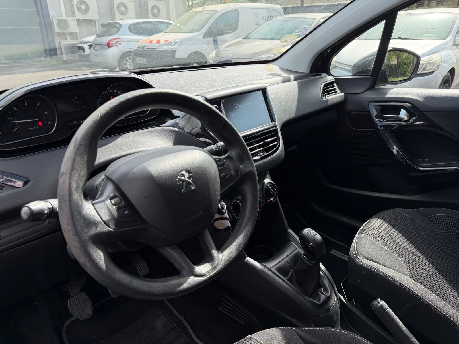 PEUGEOT 208 (2) 1.6 BLUEHDI 100 S&S BUSINESS 5P