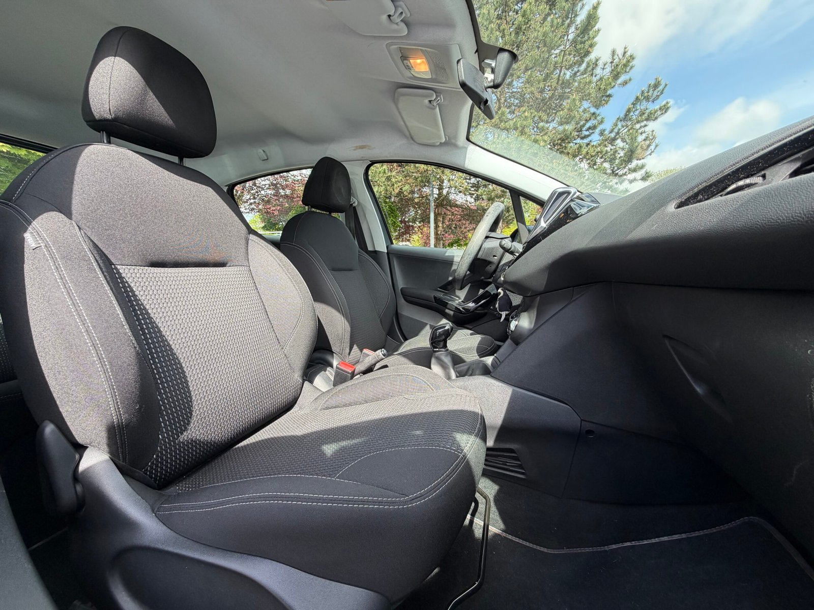 PEUGEOT 208 (2) 1.6 BLUEHDI 100 S&S BUSINESS 5P