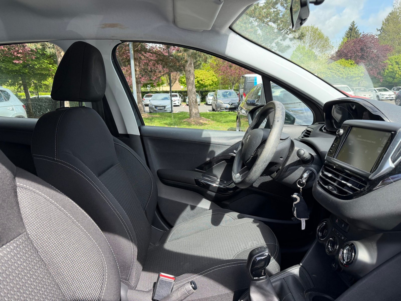 PEUGEOT 208 (2) 1.6 BLUEHDI 100 S&S BUSINESS 5P