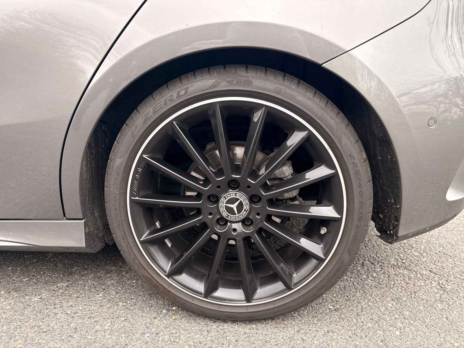 MERCEDES-BENZ Classe A 200 d 2.0 d 8G-DCT 150 cv Boîte auto / AMG Line Édition