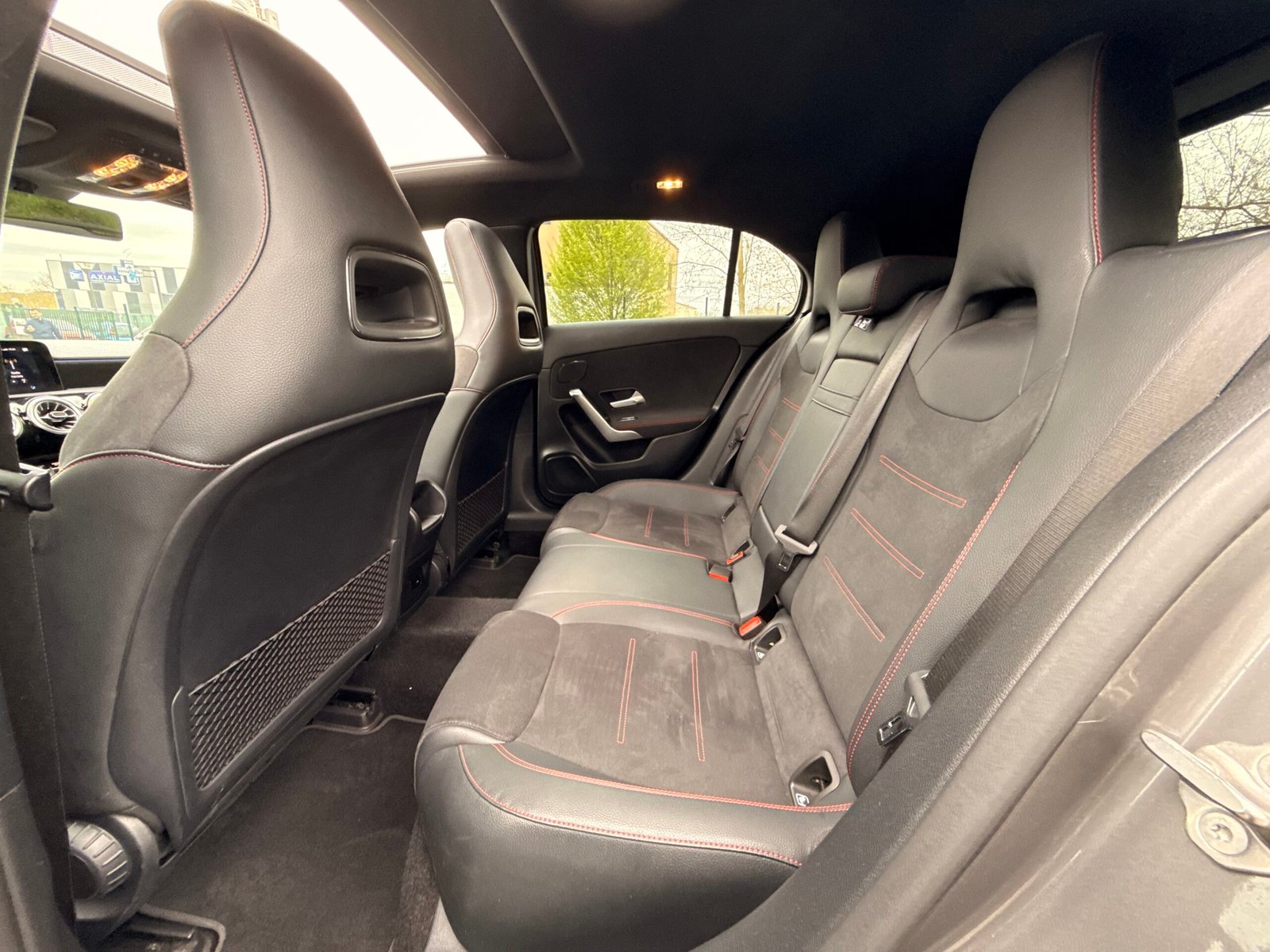 MERCEDES-BENZ Classe A 200 d 2.0 d 8G-DCT 150 cv Boîte auto / AMG Line Édition